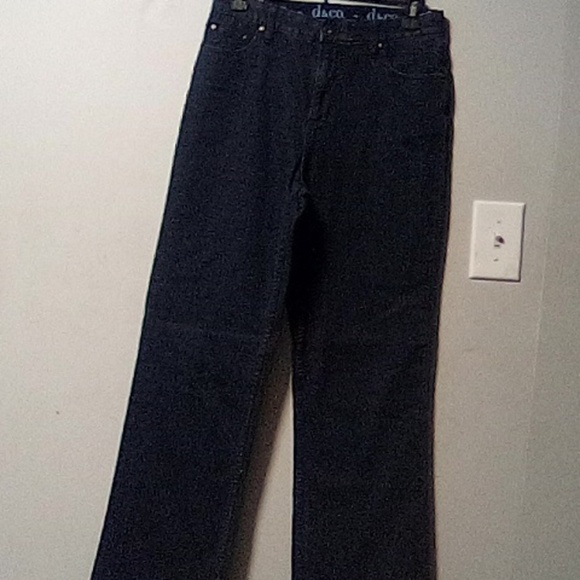 DENIM & Company ladies blue jeans. Size 4 Tall. Boot cut leg - Picture 3 of 9
